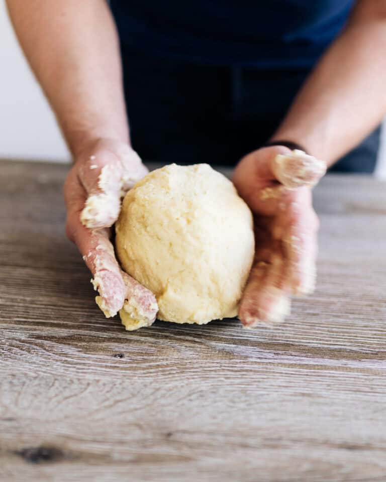 Pizzadeeg maken (basisrecept)