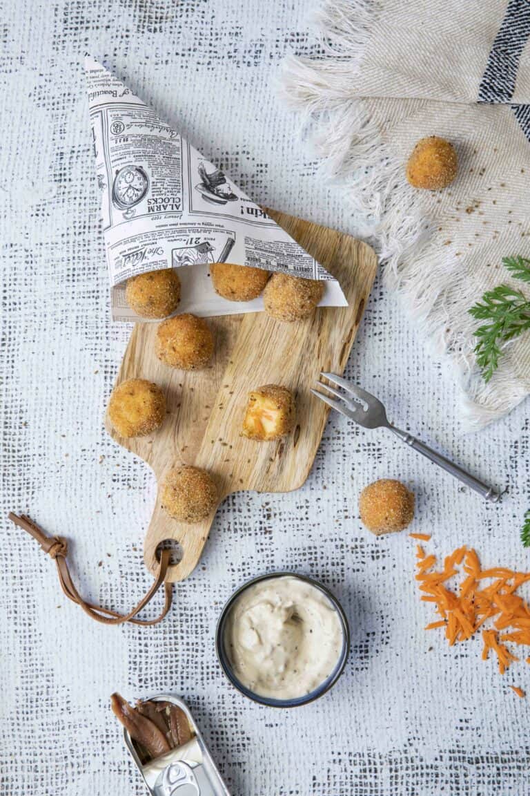 Kruidige wortelkroketjes met ansjovismayonaise