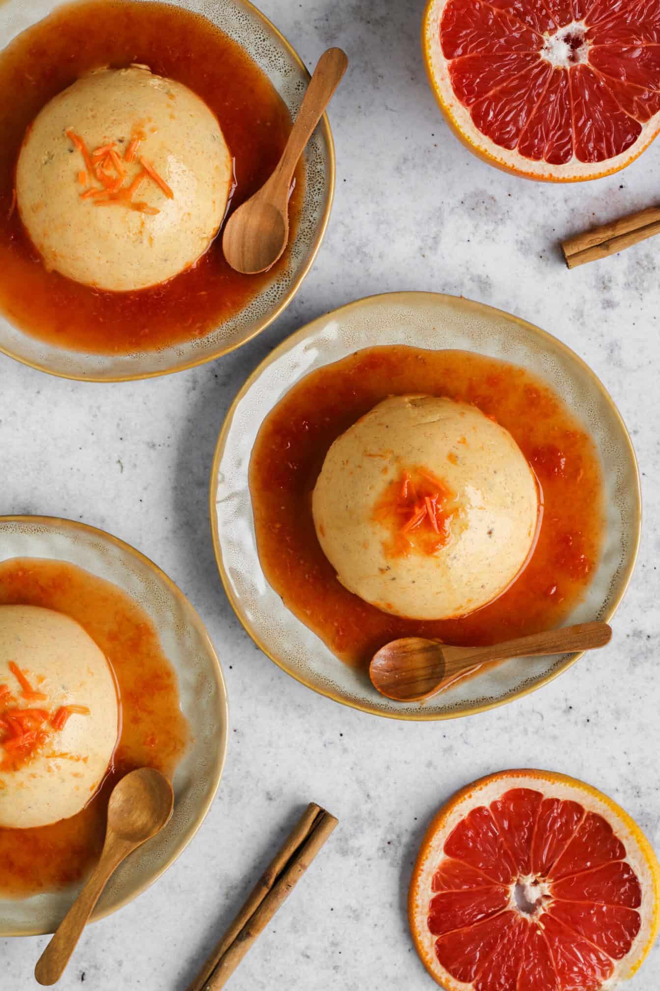 Panna cotta met wortel en grapefruitsaus