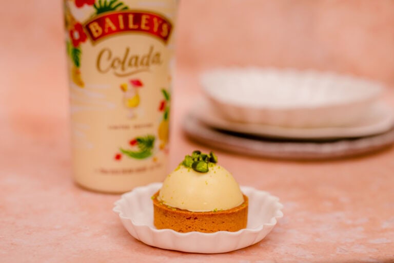 Pina colada taartje met fruitmousse