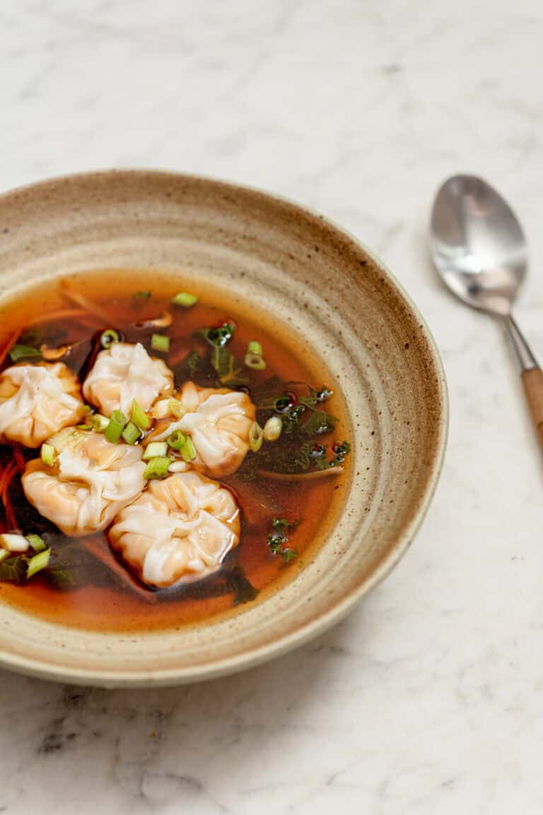 Zoeteaardappeldumplings in dashibouillon