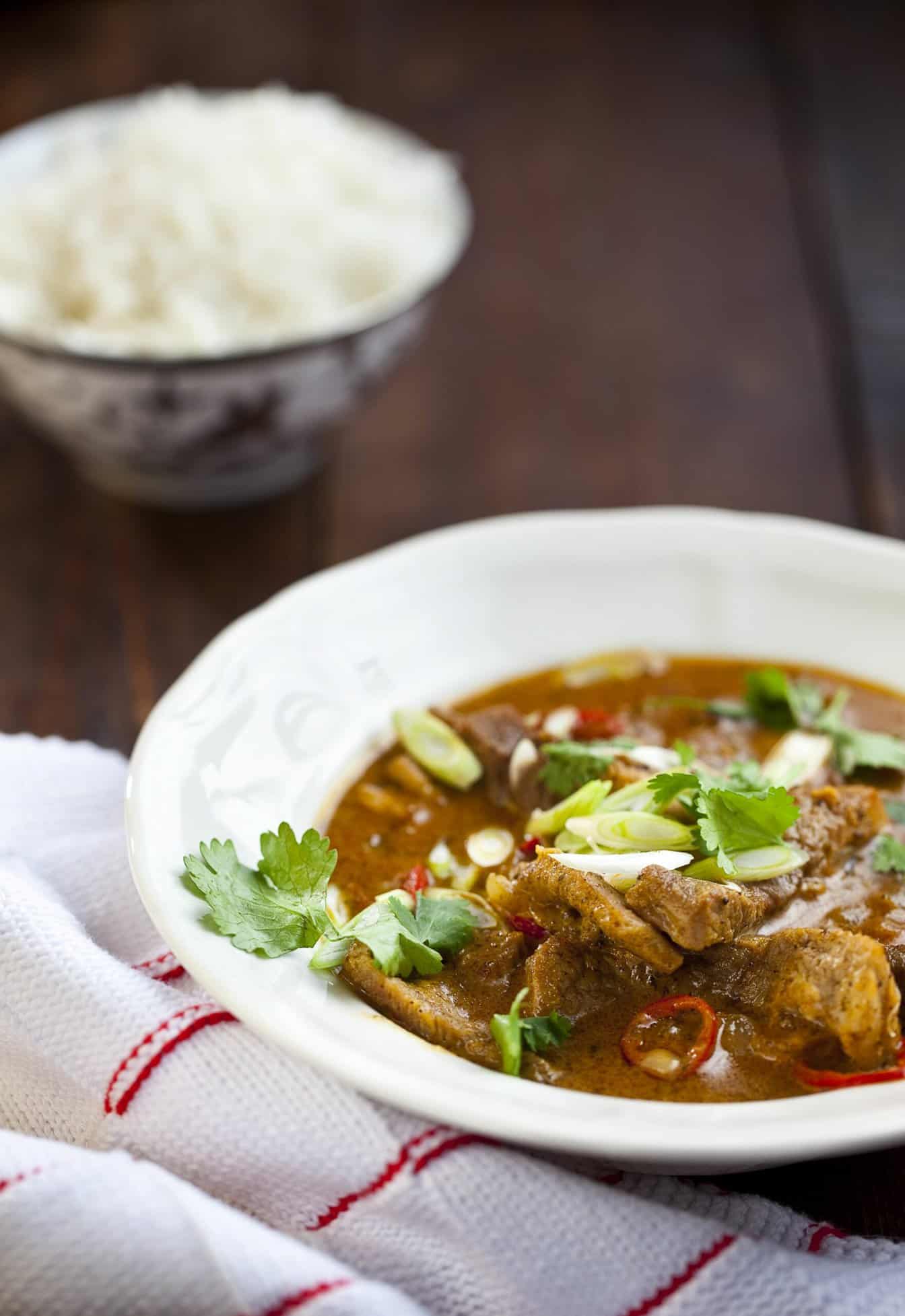 Snelle gembercurry met varkensvlees