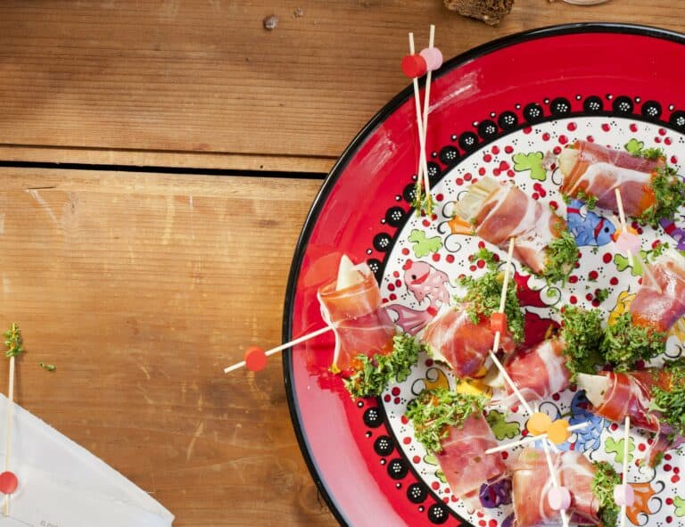 Pincho: artisjokharten met serranoham, piment en peterselie