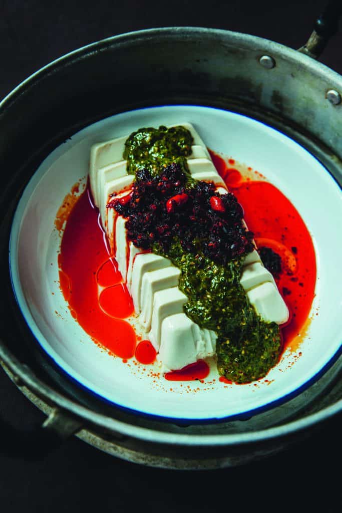 Zijden tofu met koriandersaus