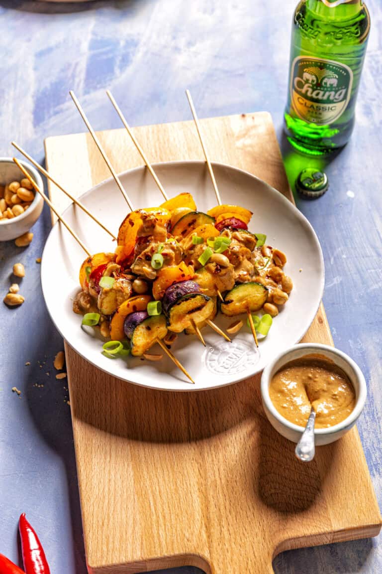 Groentespiesjes met Thaise pindasaus