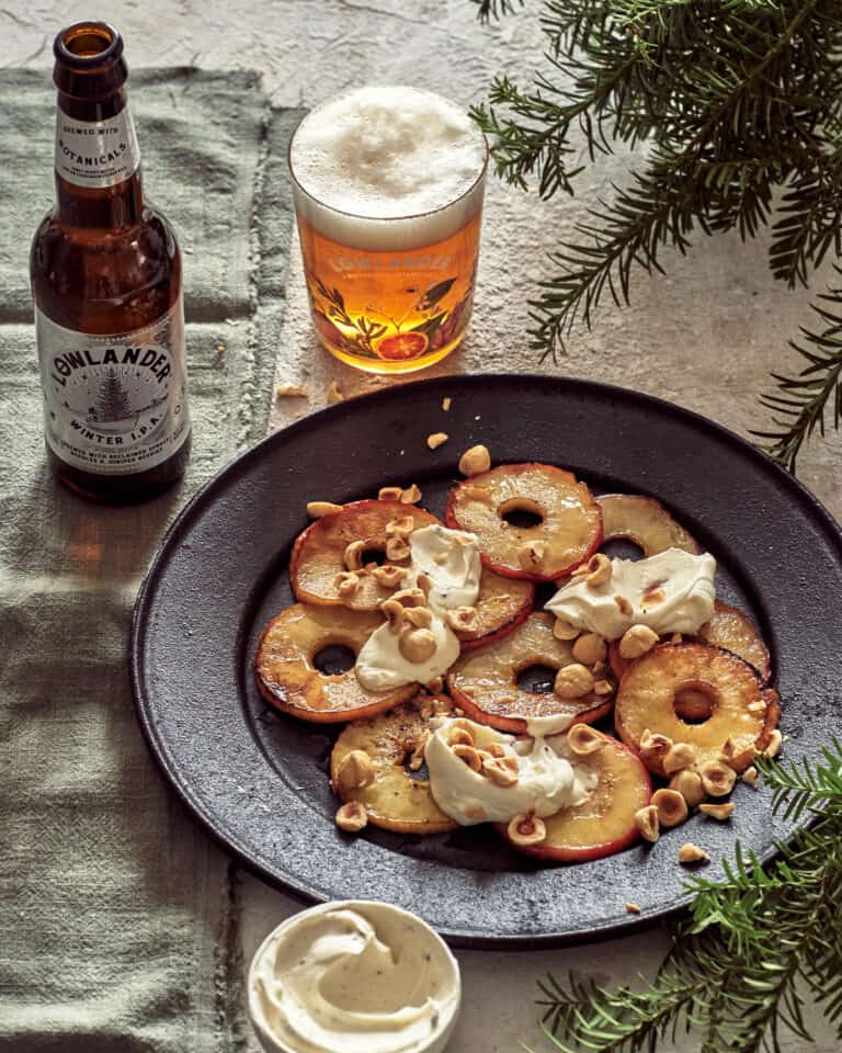 Appels gebakken in sparrennaaldenboter met vanille-mascarpone
