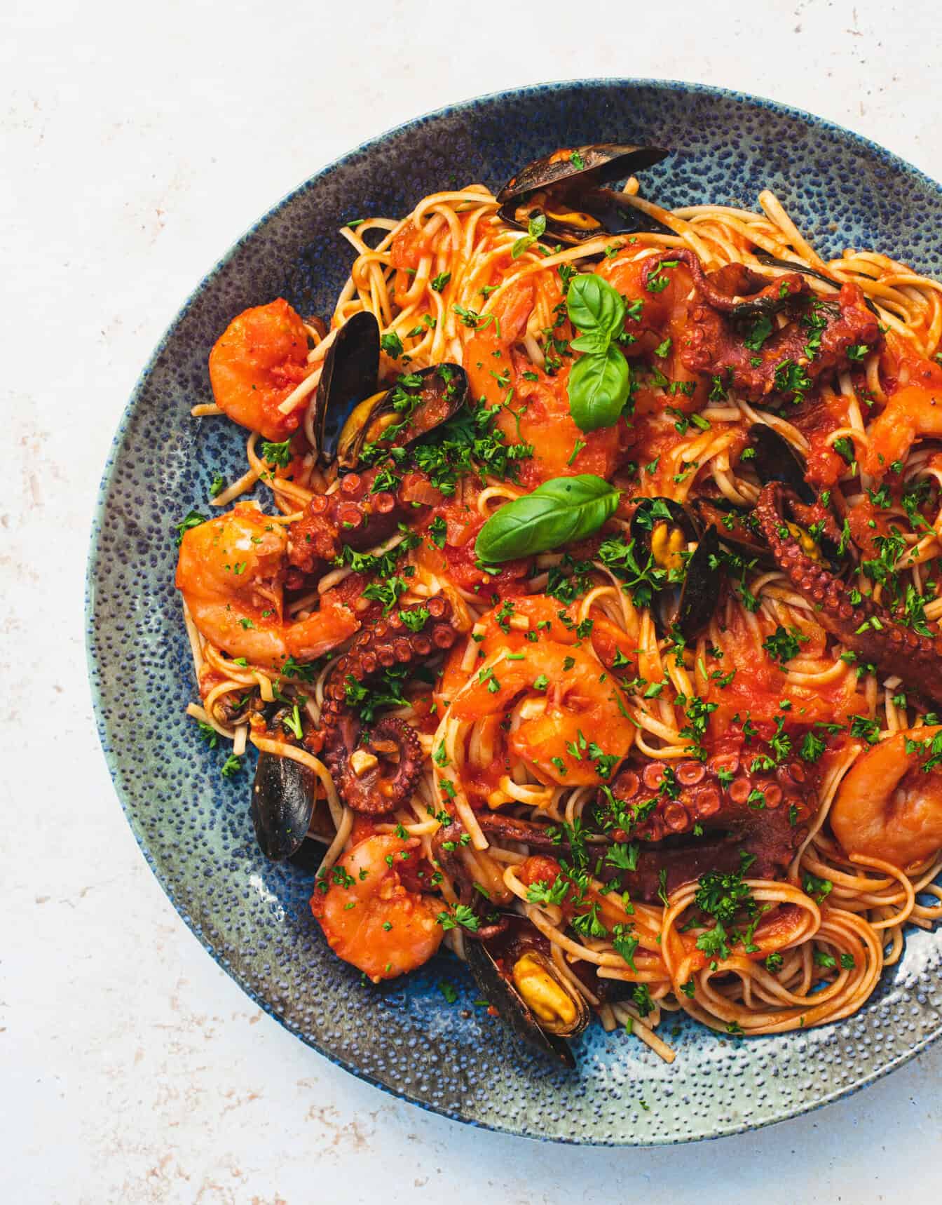 Spicy linguine frutti di mare