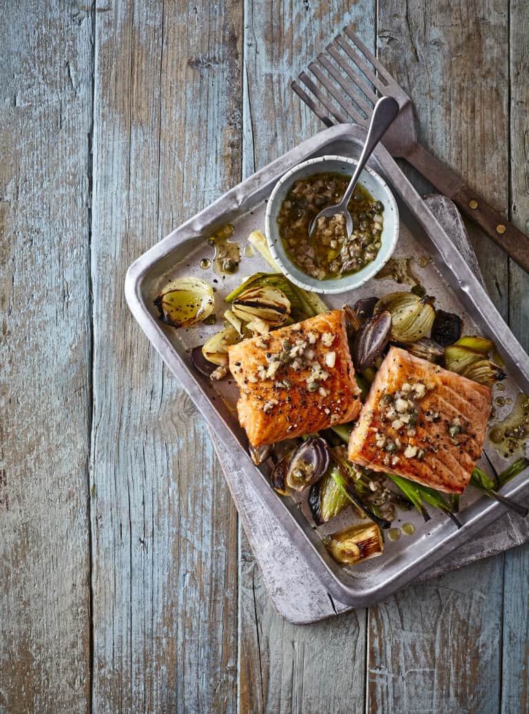 Geroosterde zalm en prei met sjalotdressing