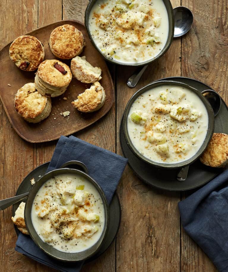 Romige bloemkoolchowder met baconkoekjes