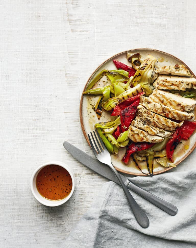 Kipfilet met gegrilde prei en paprika