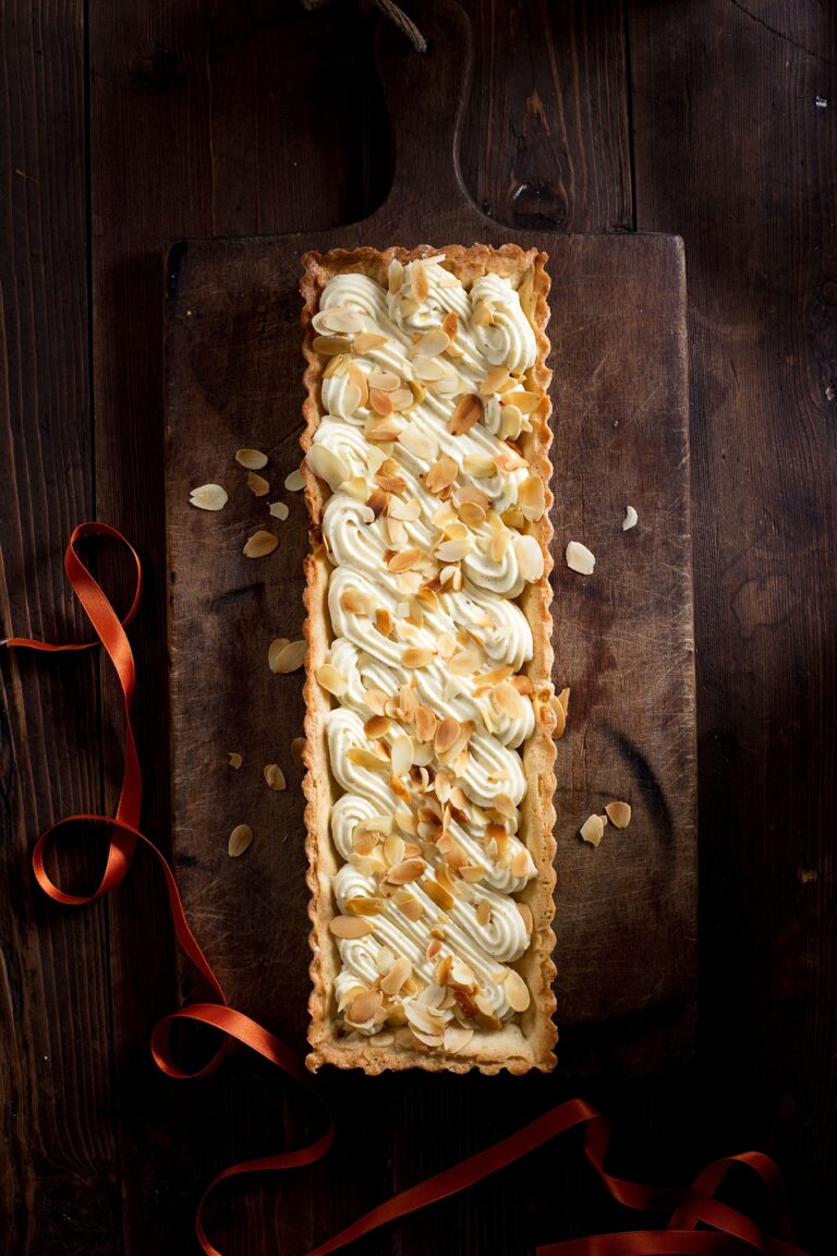 Tartelette met crème suisse en amandel