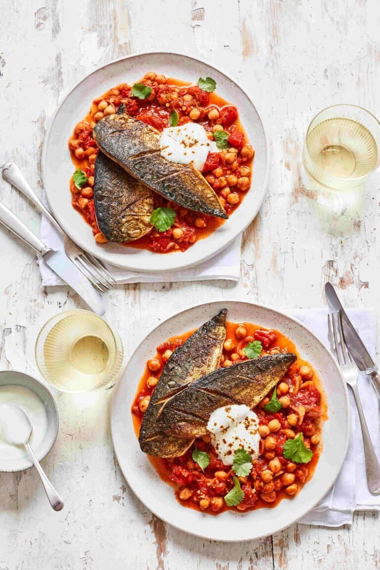 Geroosterde makreel met garam masala en tamarindekikkererwten