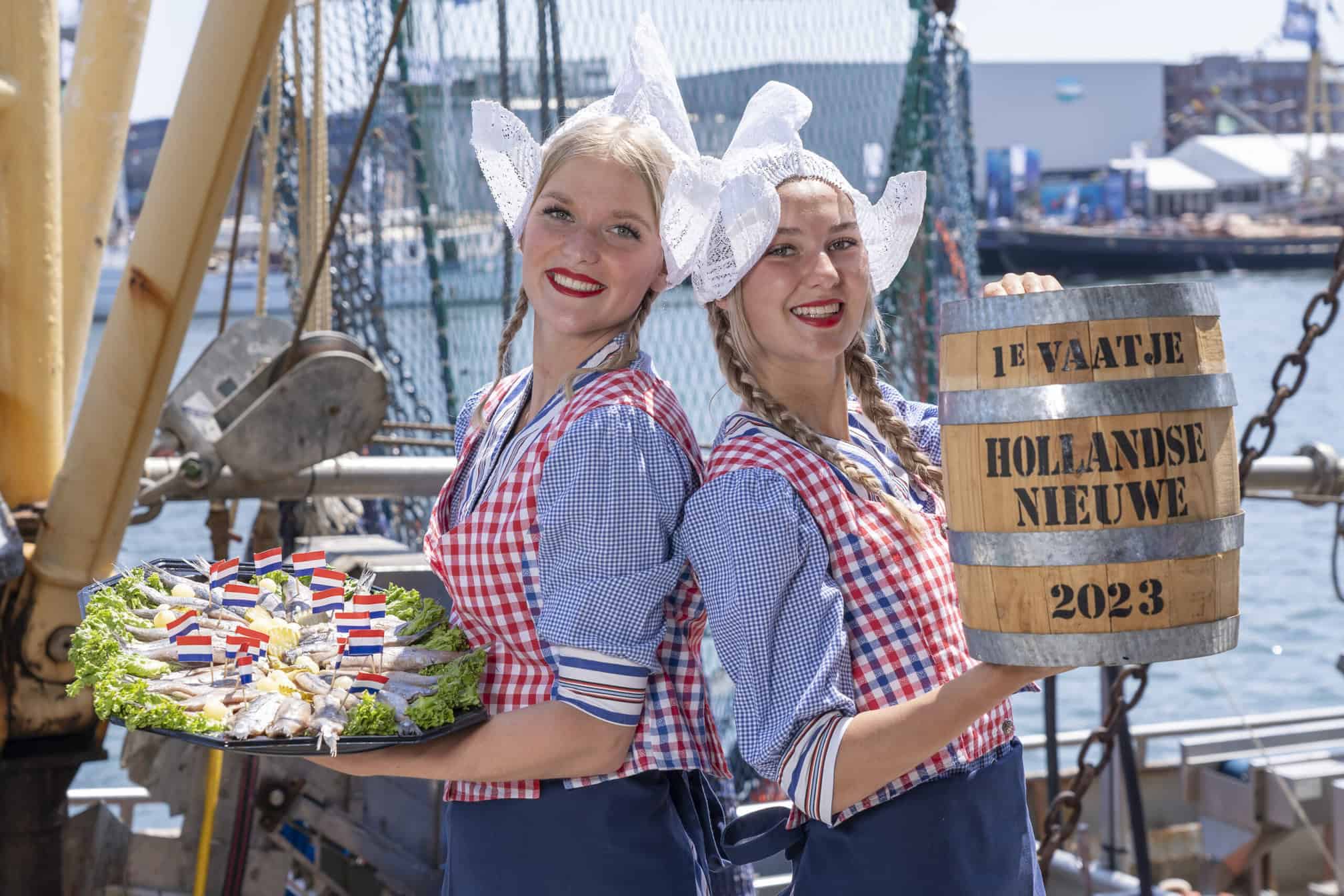 Veiling eerste vaatje haring verkocht voor recordbedrag - Foodies