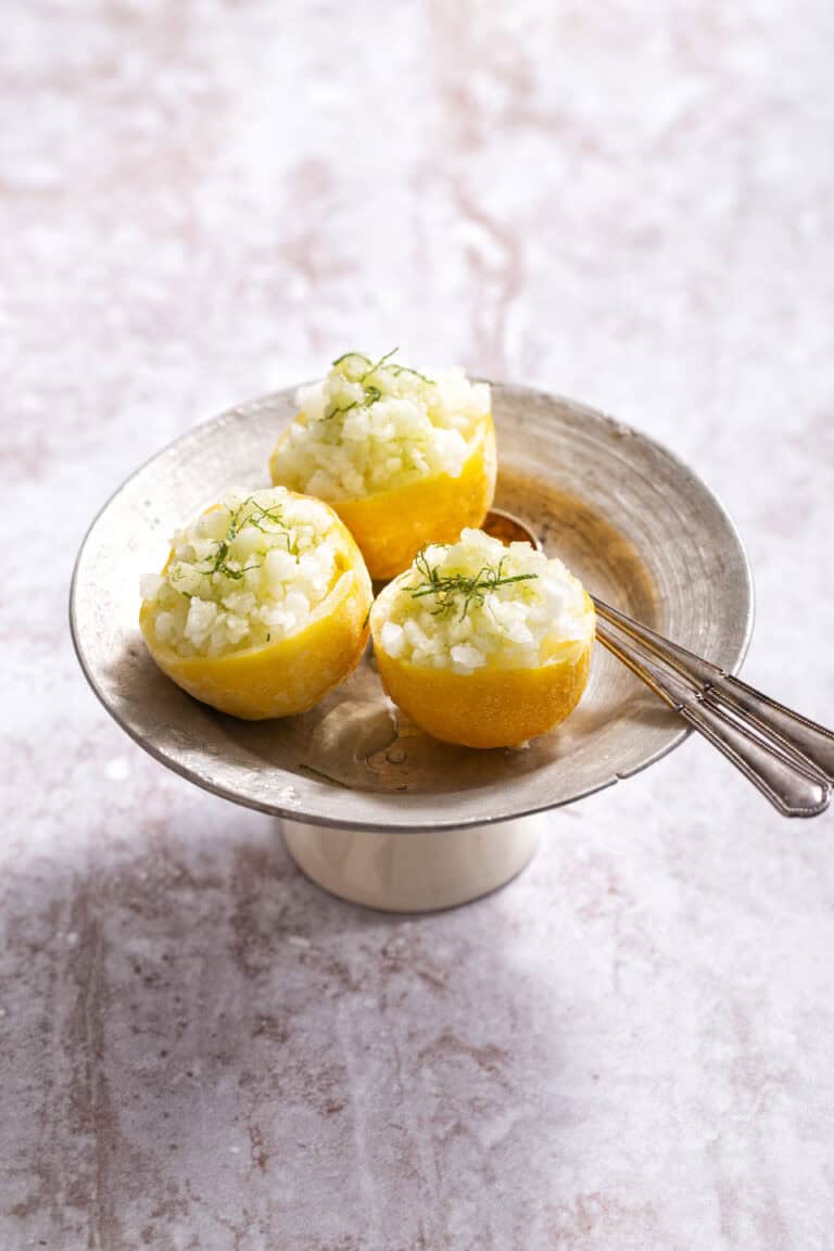 Citroengranita met muntsiroop