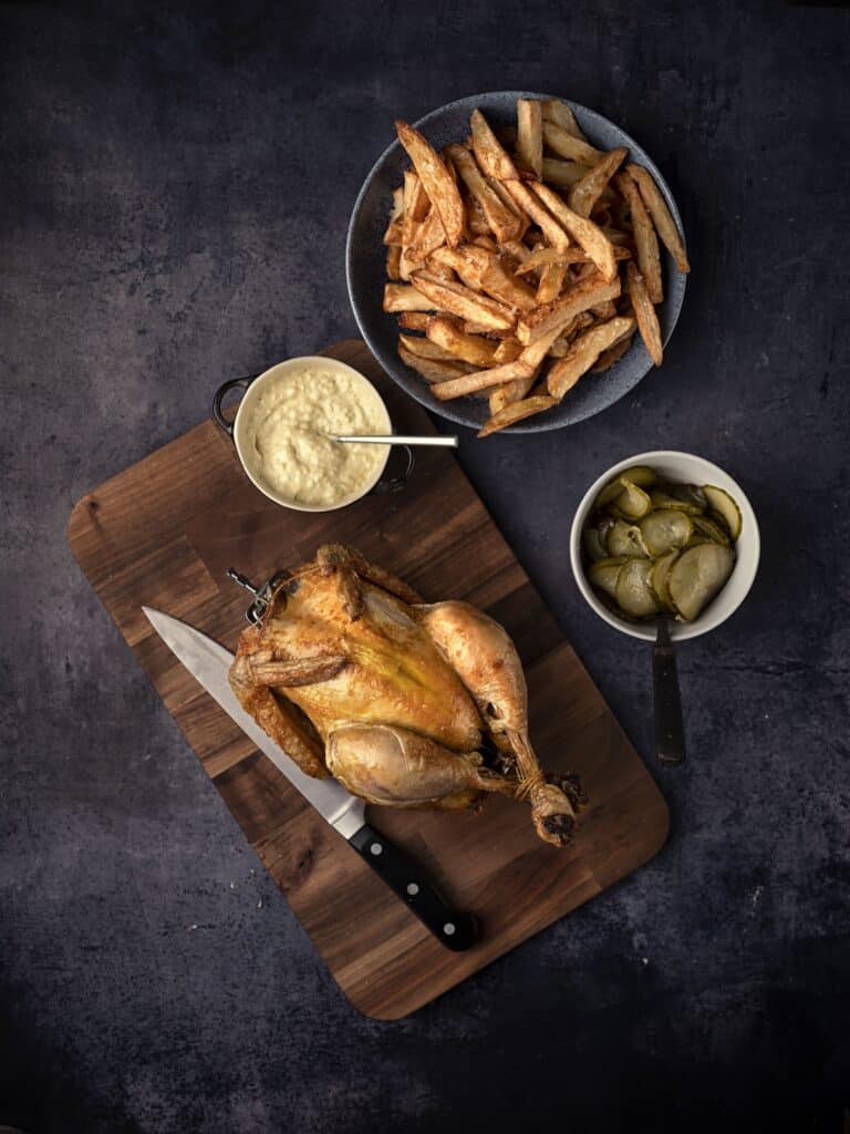 Geroosterde kip met frietjes uit de airfryer