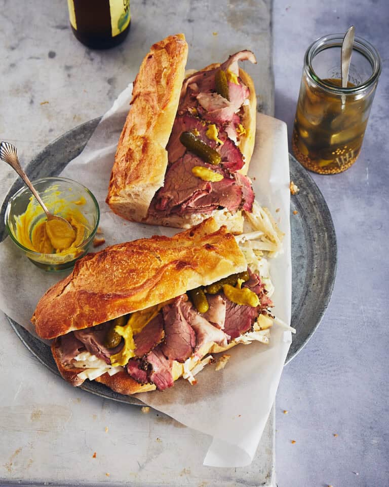 Homemade beef pastrami met waldorfsalade