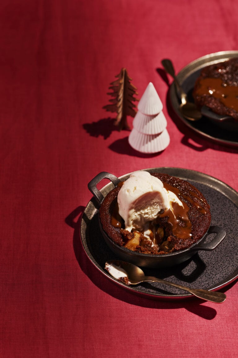 Sticky toffee pudding met appel