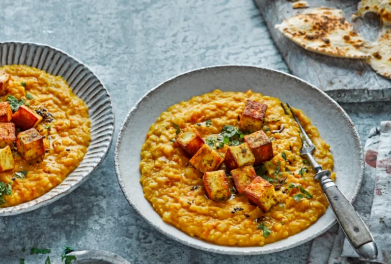 Dahl met kokos en krokante paneer
