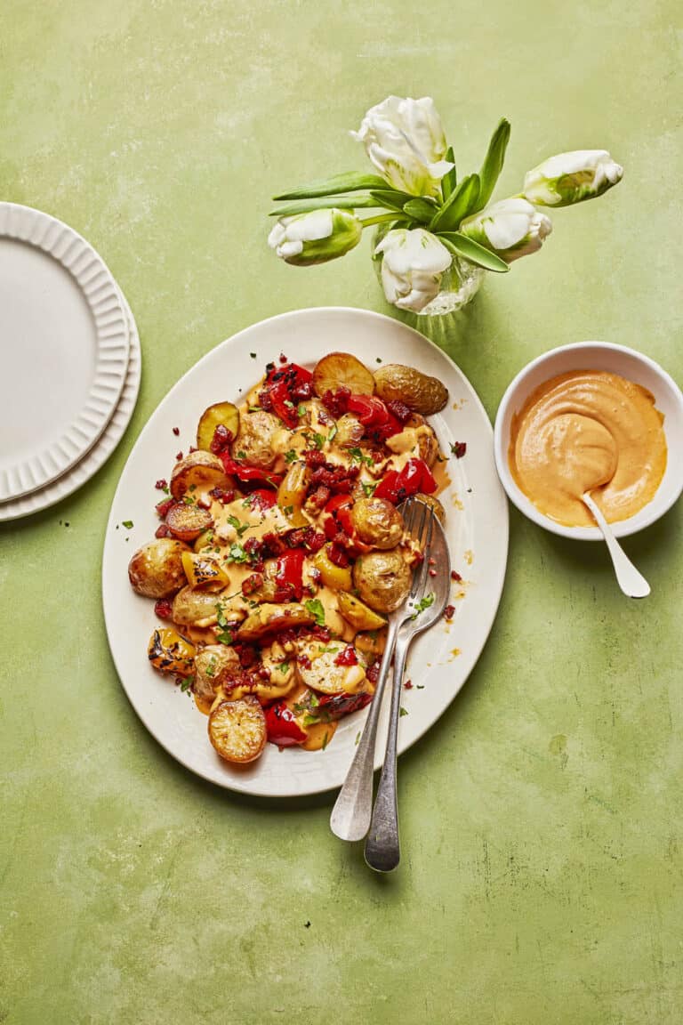 Patatas-bravassalade met chorizo
