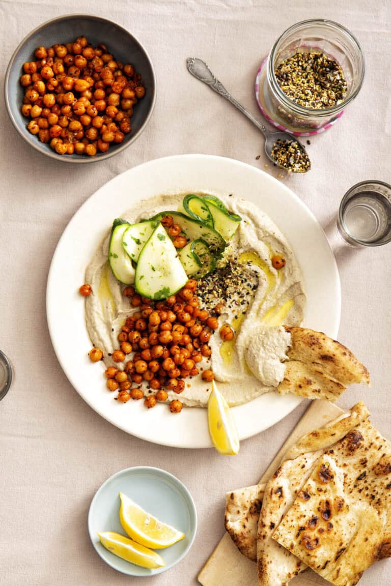 Baba ganoush met geroosterde kikkererwten en gemarineerde courgette