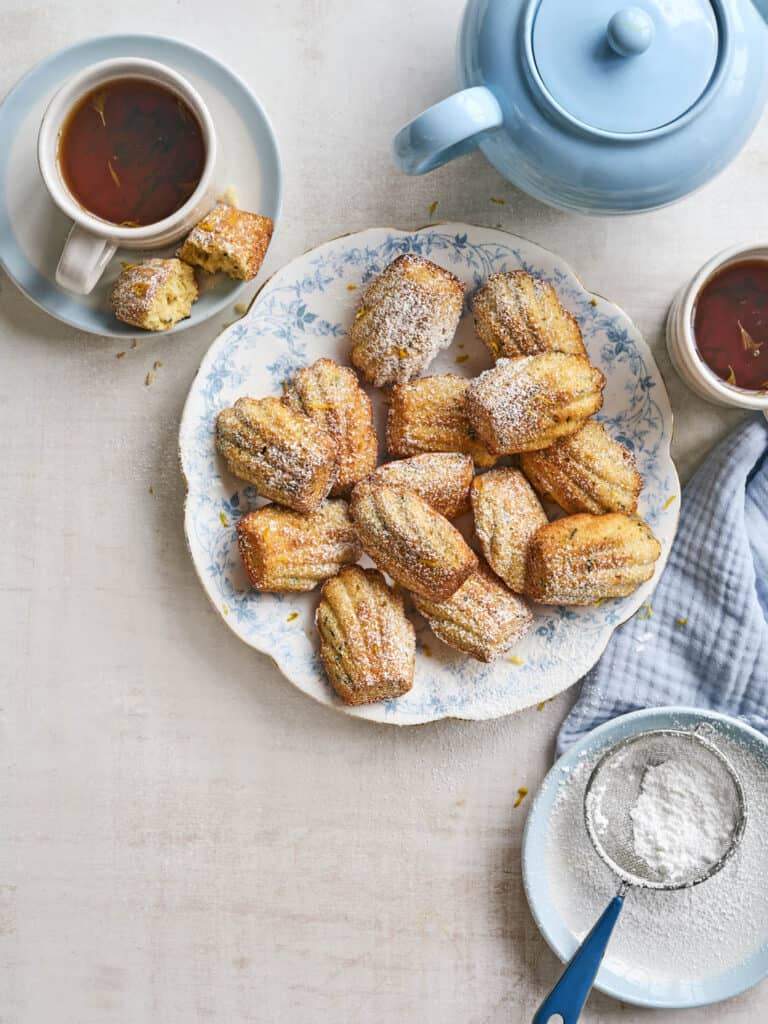 Madeleines met earl grey en yoghurt