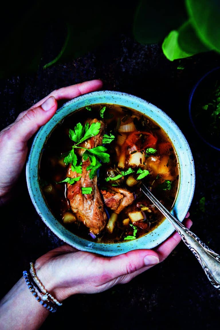 Sopa de mandioca e costelinha Manioksoep met varkensribbetjes