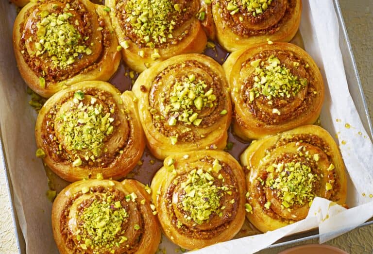 Sticky baklavabroodjes