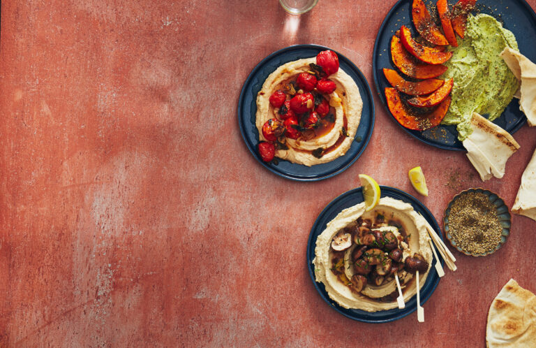Hummus met gestoofde champignons