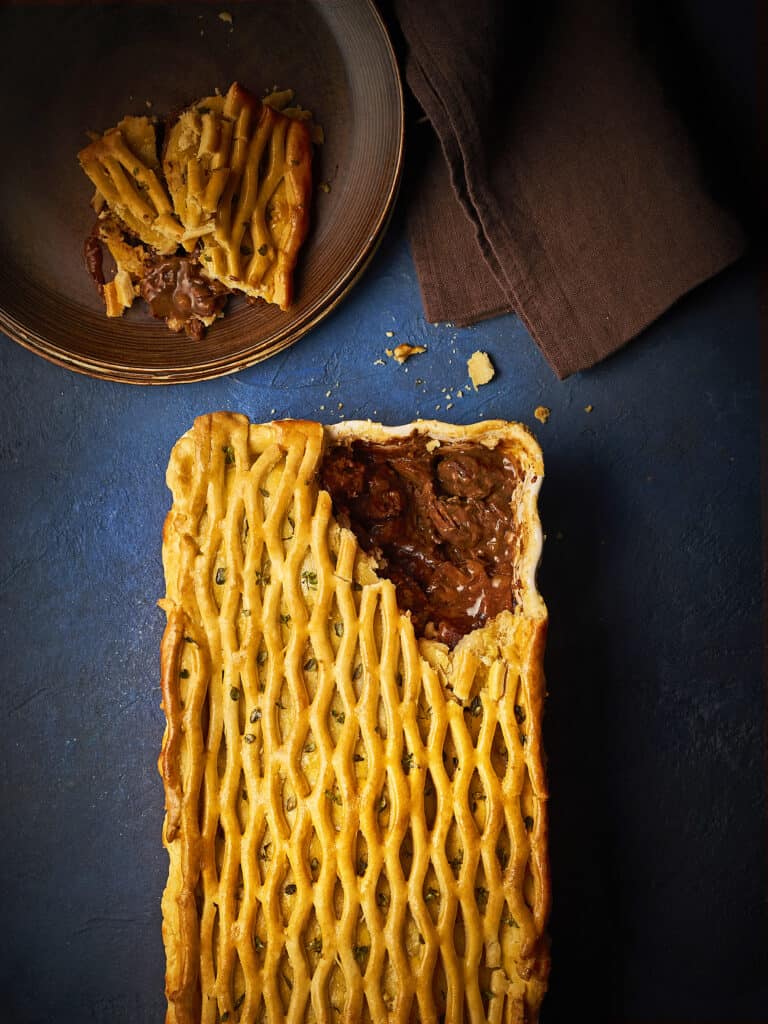 Pie met hert, tijm en port