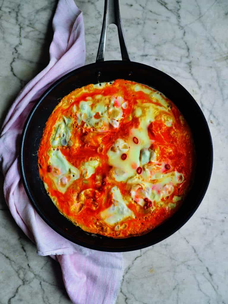 Gemarmerde omelet met nam pla