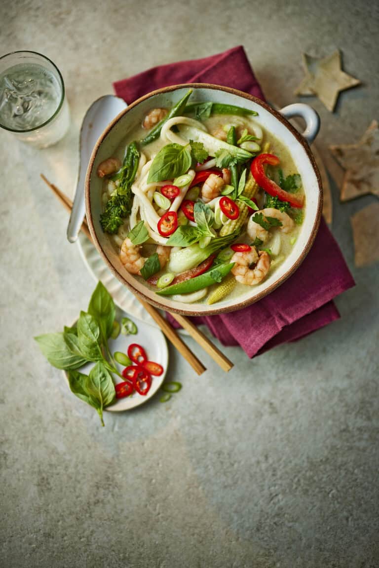 Thaise currynoedelsoep
