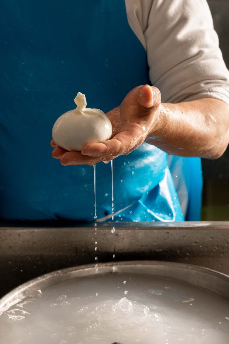 hoe wordt burrata gemaakt