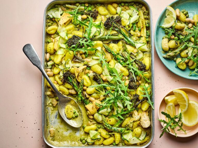 Pestognocchi met lentegroenten