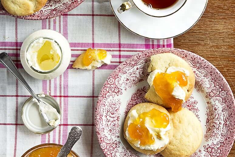 High tea: scones met clotted cream en abrikozenjam