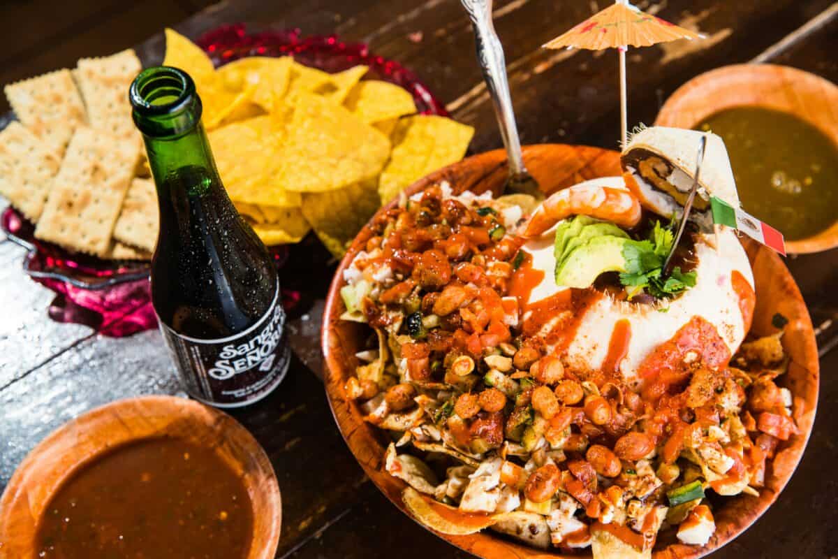 tafel met mexicaanse streetfood