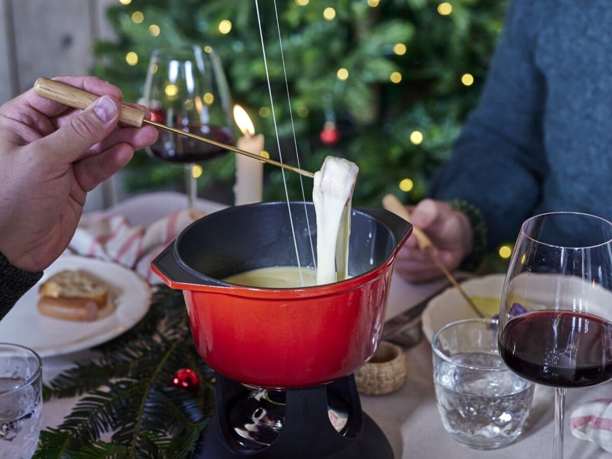 Kaasfondue met dippen en kerstboom