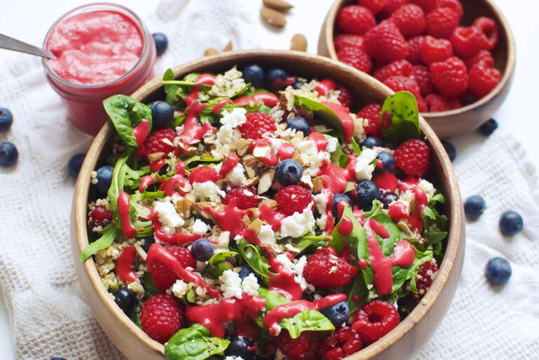 Quinoa salade met zomerfruit en feta