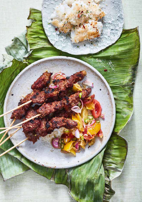 Ogillar onalarini sikayotgan porno videolarni tomosha qiling Rus gozalligi bilan jinsiy aloqa