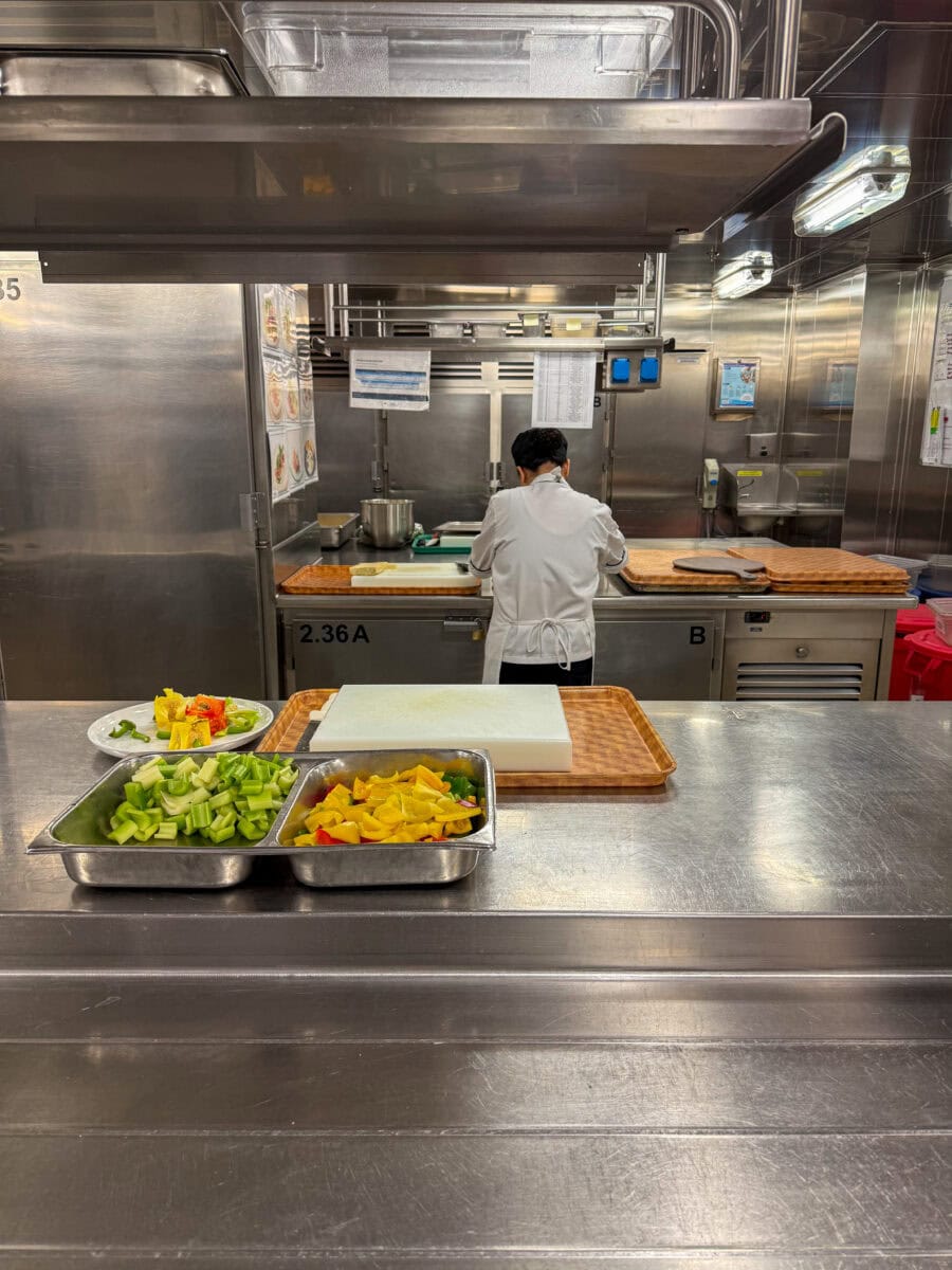 Keuken van het cruiseschip de Koningsdam