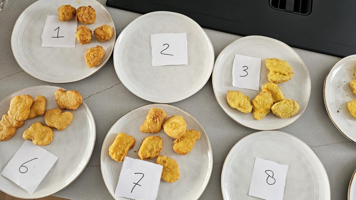 kipnuggets op verschillende borden