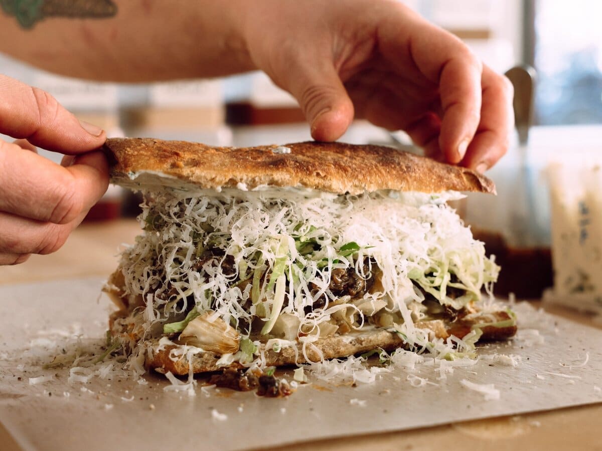 Broodje geitenkaas met witlof en kaas