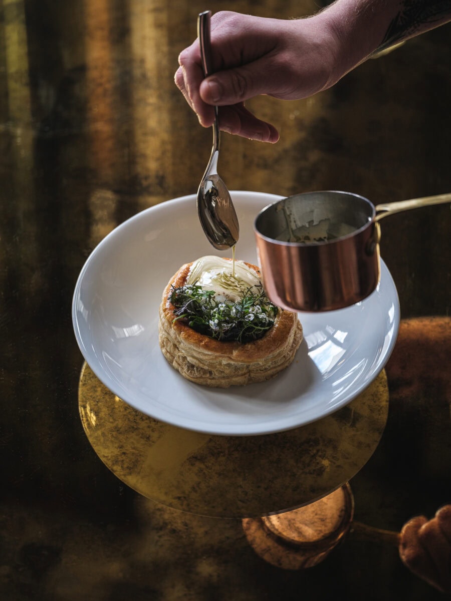 Gerecht met pastei en saus bij era in Brussel