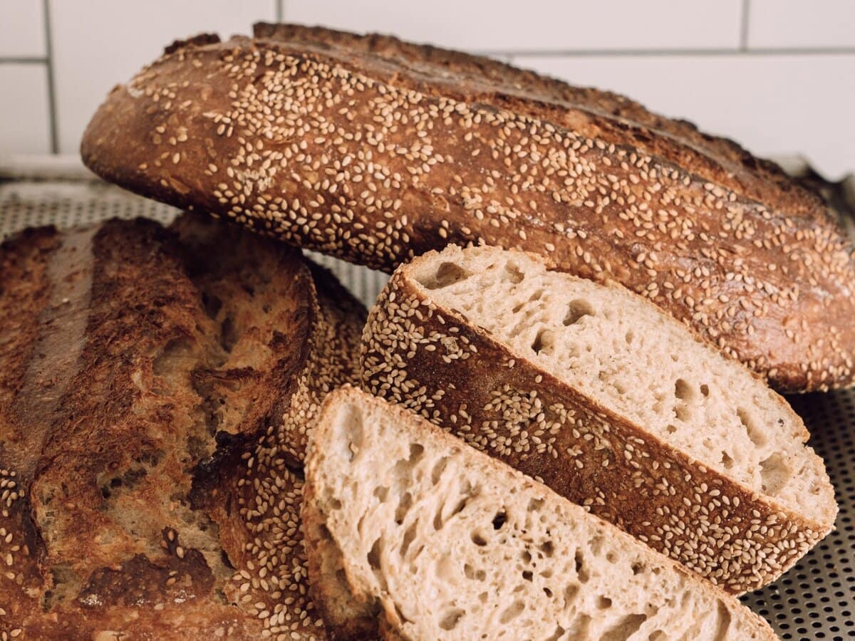 Sesam-tarwebroden met miso