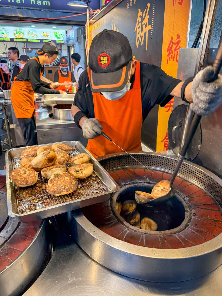 Buns met gehakt bij Raohe Night Market in Taipei