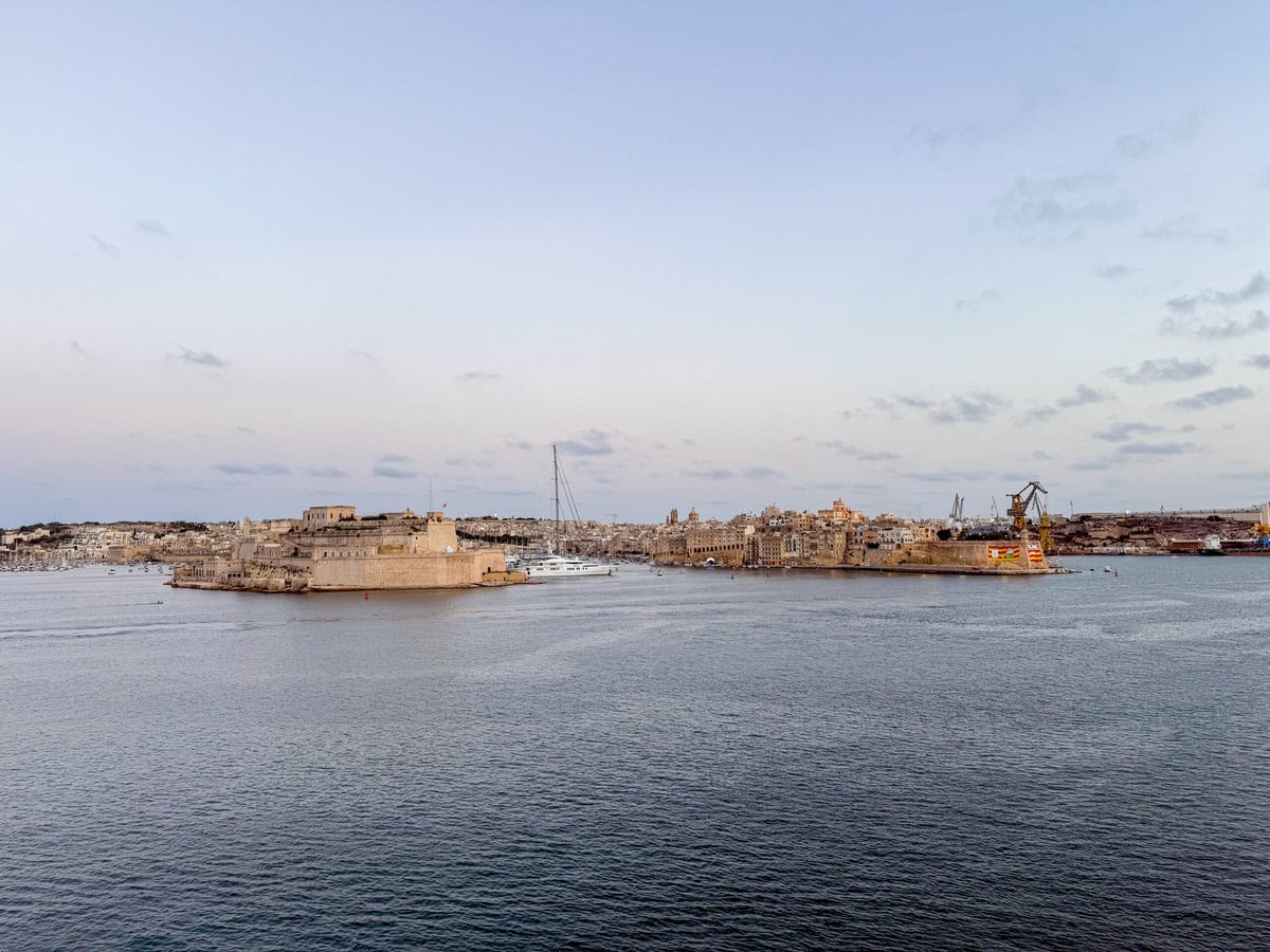 Uitzicht over de haven van Valletta op Malta