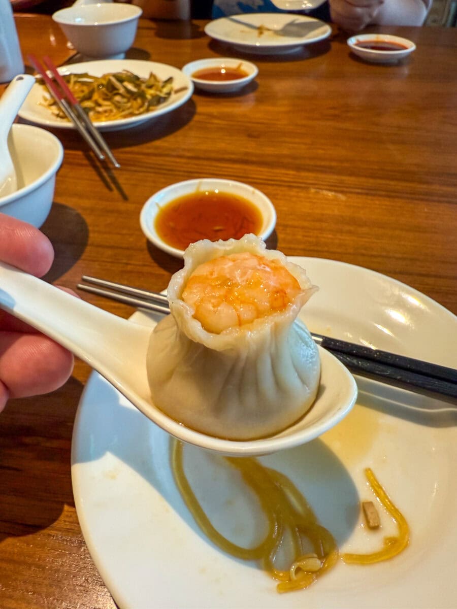 Xiaolongbao met garnalen bij Din Tai Fung in Taipei