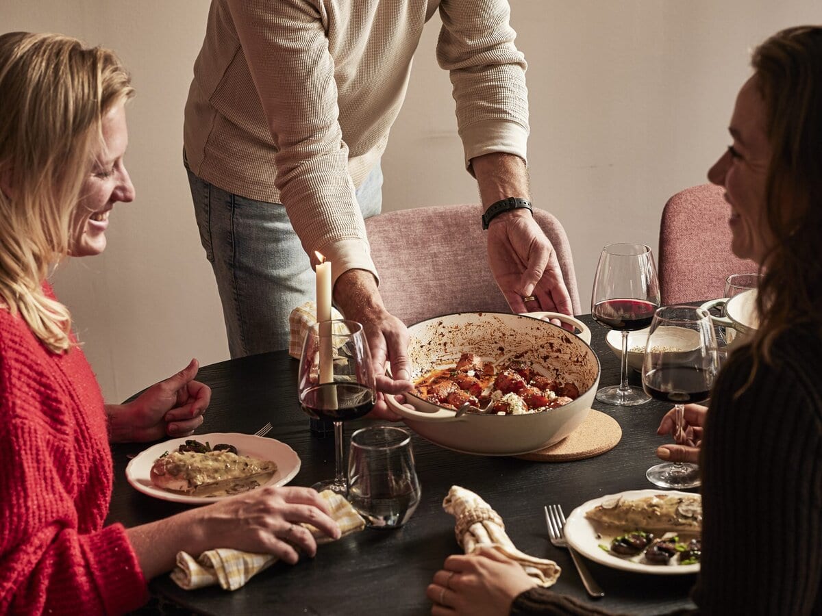 gedekte feestelijke tafel