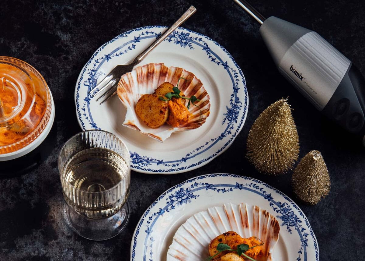 Bamix kerst coquilles in een schelp en bord met mixer