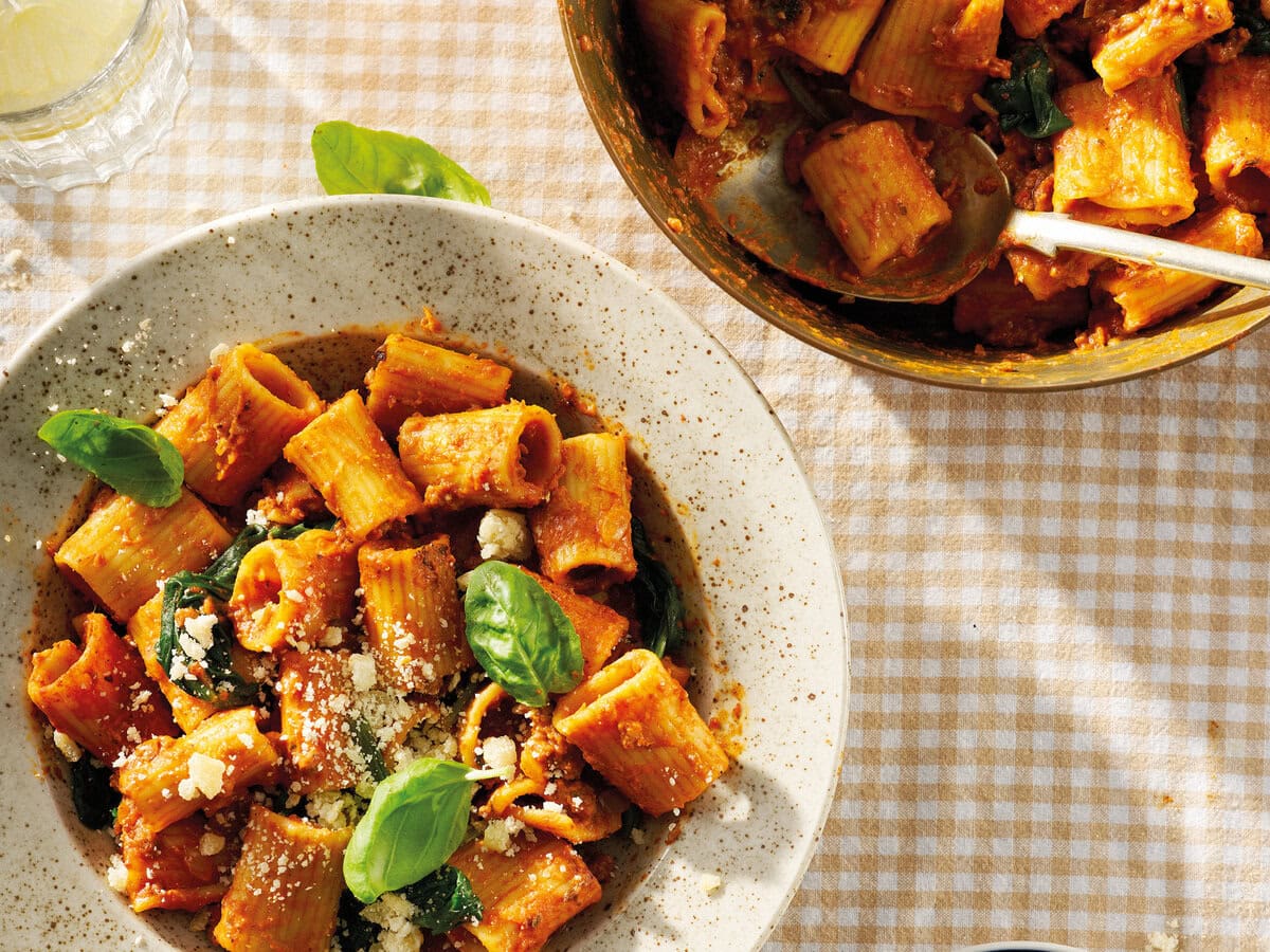 Creamy beef rigatoni_scaled in een bod en pan