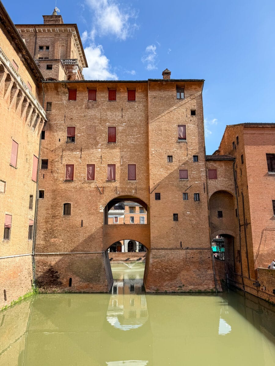 Castello Estense in de Italiaanse stad Ferrara
